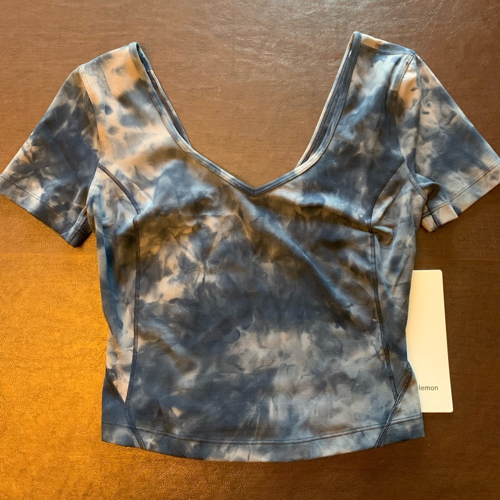 NWT Lululemon Align Tee Size 4